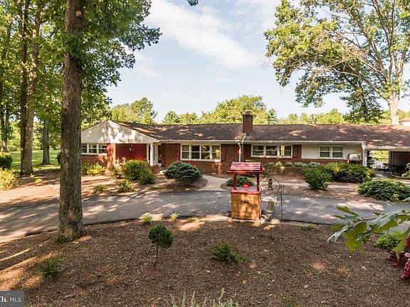 2nd image of 8414 Briarmont Ln