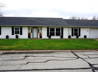 415 Meadow Ln, Sandusky, OH 44870