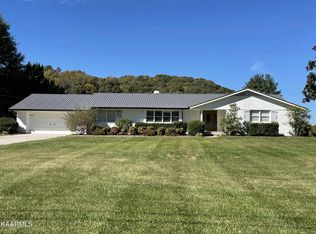 1413 Eagle Bend Dr, Clinton, TN 37716