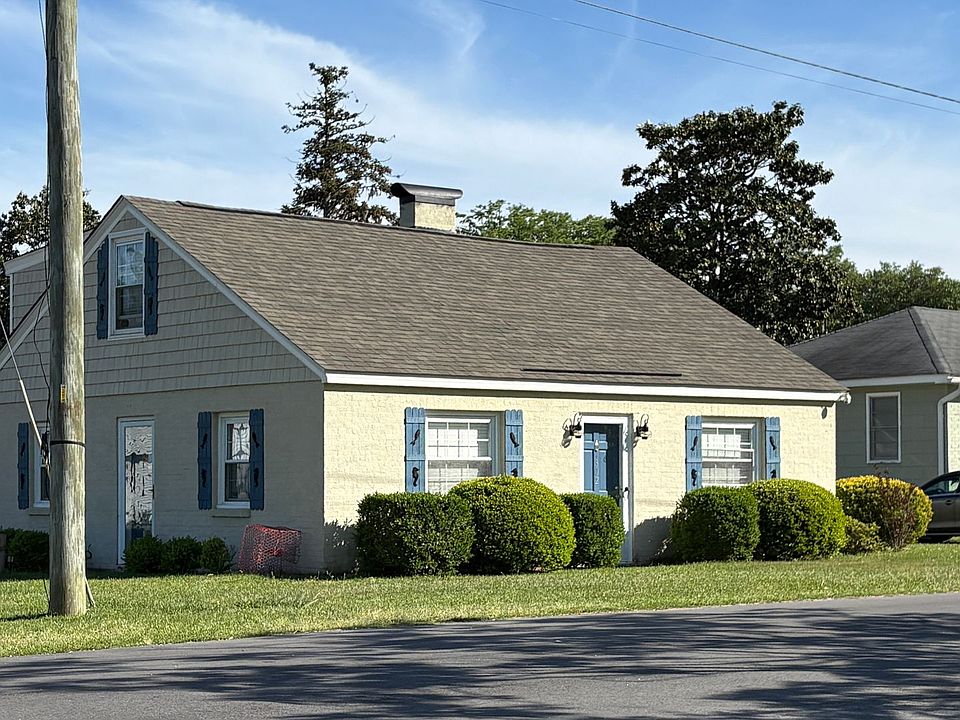 1st image of 302 N Shores Rd