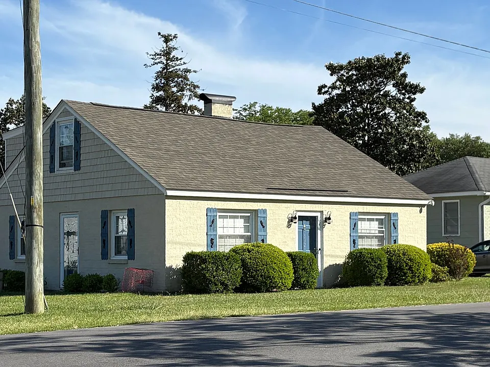 302 N Shores Rd