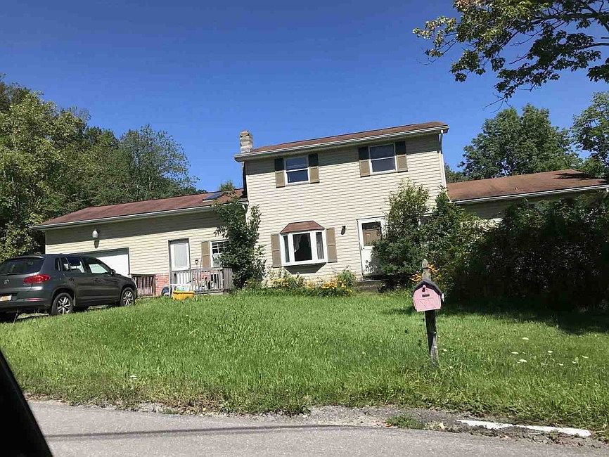 2nd image of 141 Rogers Hill Rd