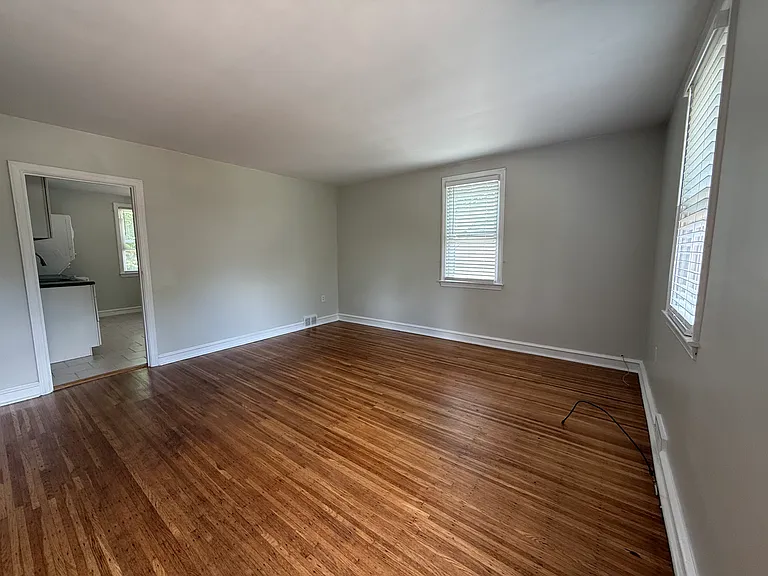 1576 Ferndale Ave #1 — Photo 13