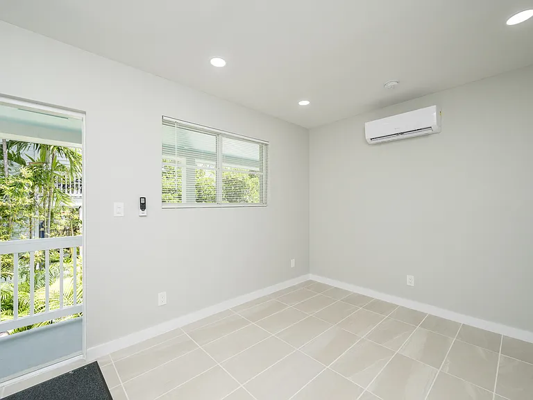 818 Elizabeth St #1 — Photo 4