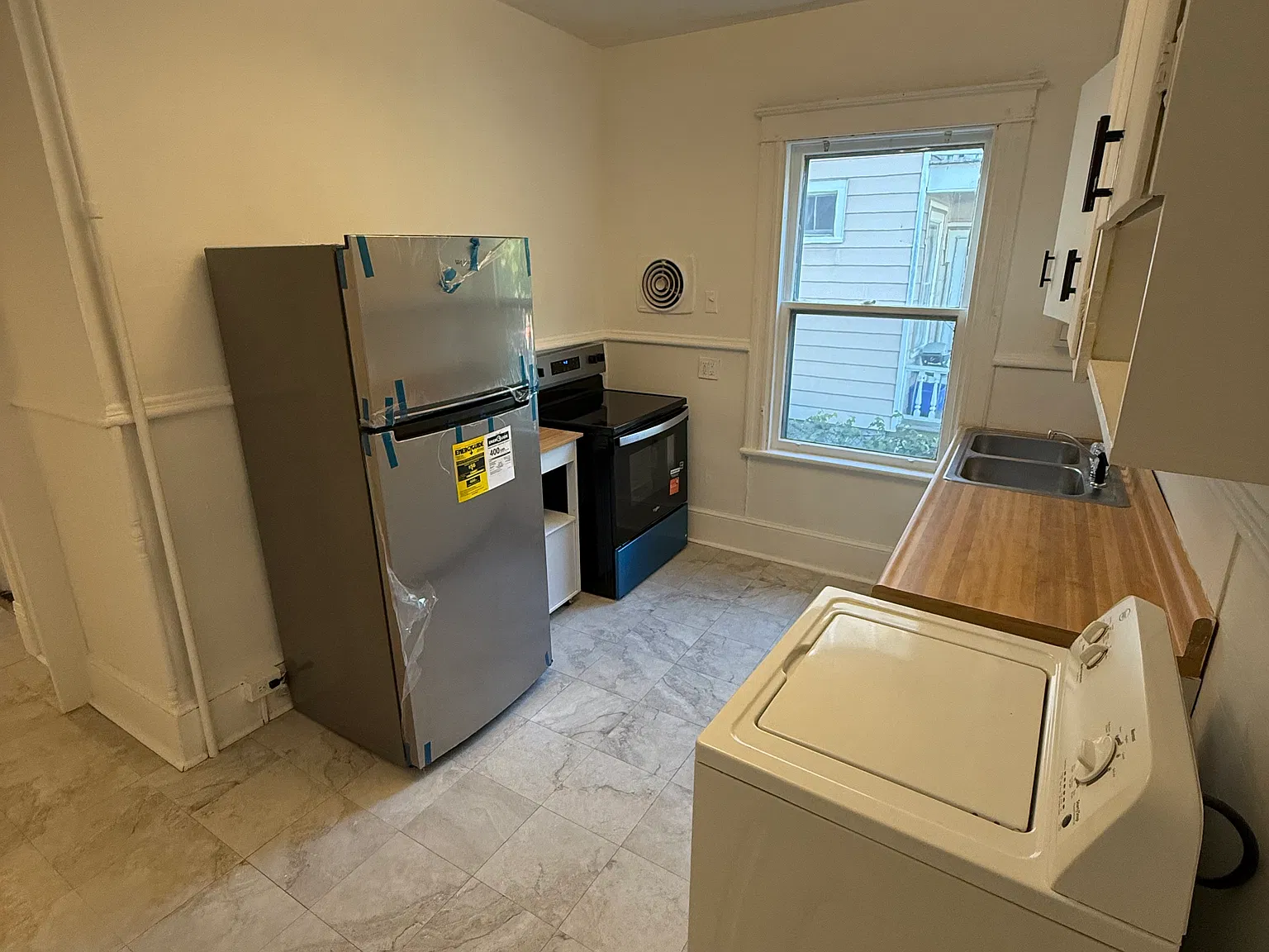 3 bed, 1315 sqft, $2,500 — Photo 3
