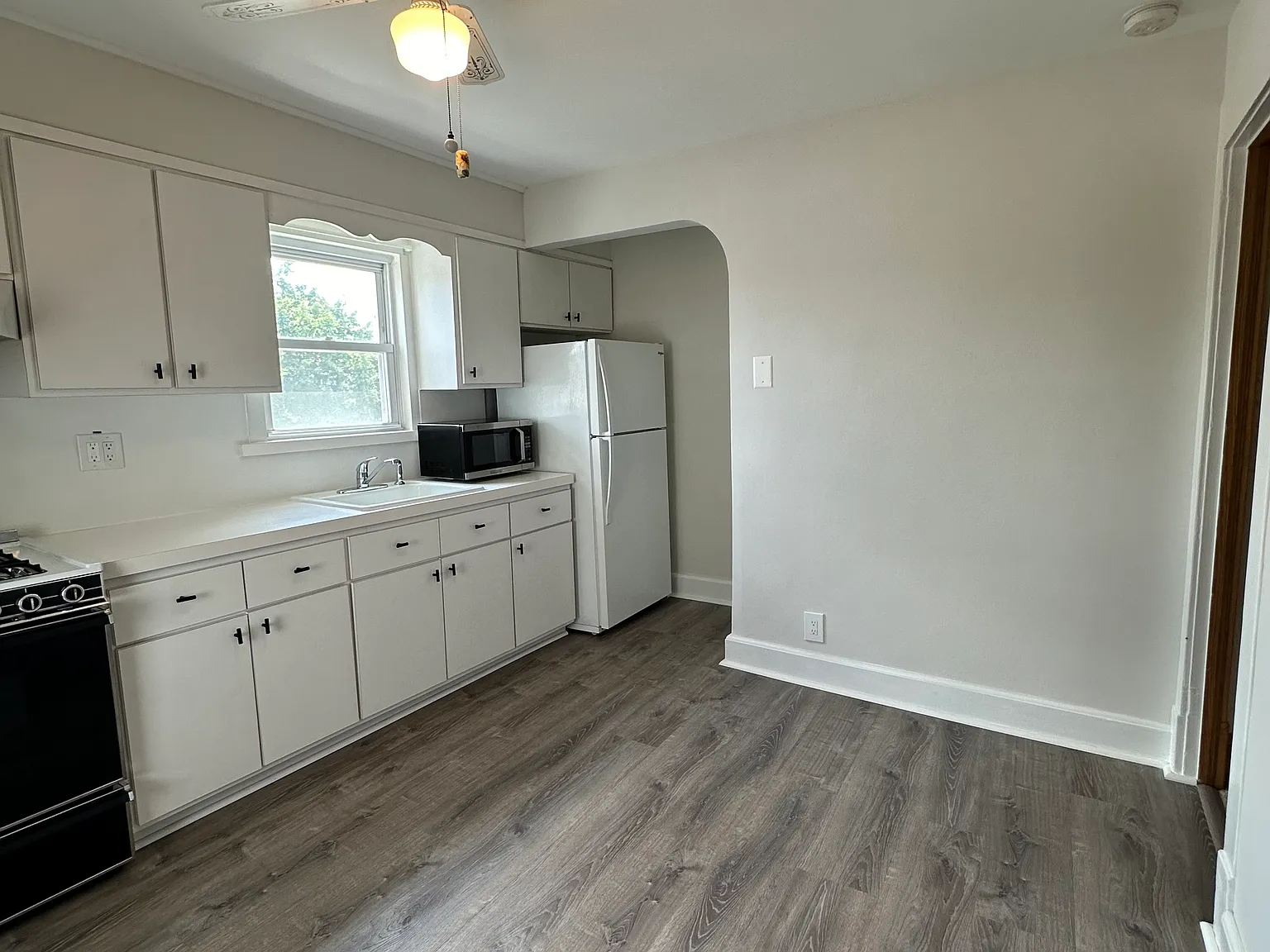 2 bed, $2,100 — Photo 3