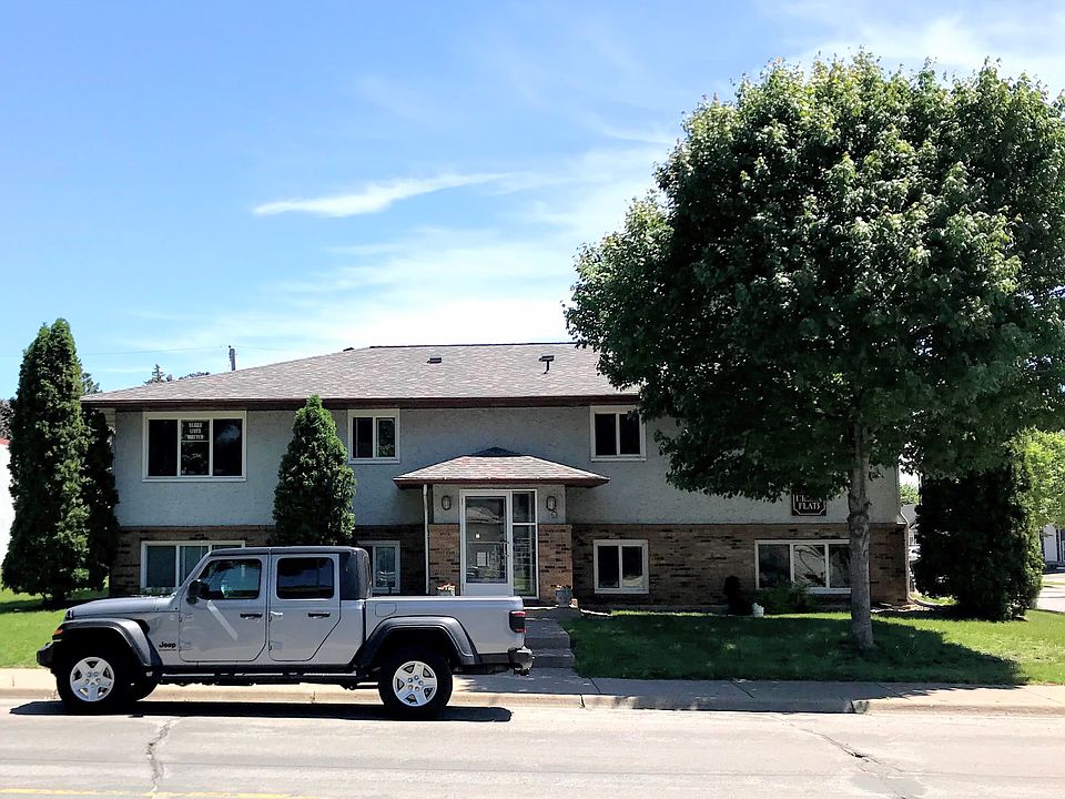 Small, boutique 4-unit apartment building constructed in the 1970s with secure entry vestibule.