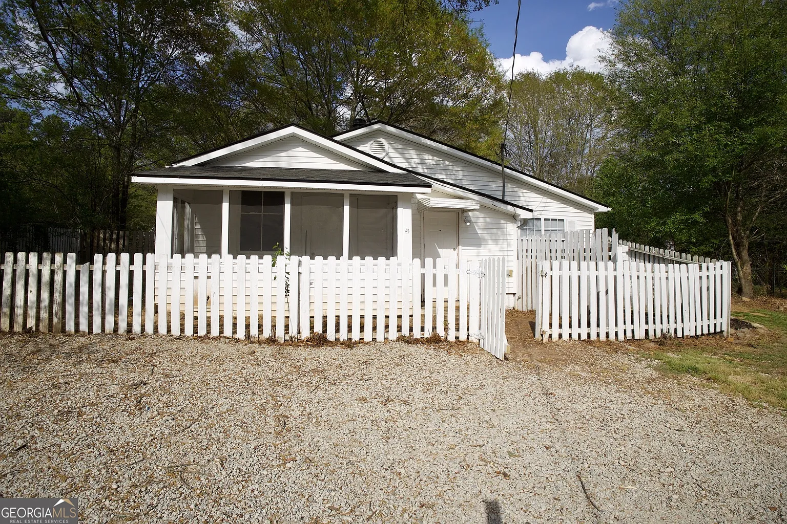 238 Dallas St photo 1
