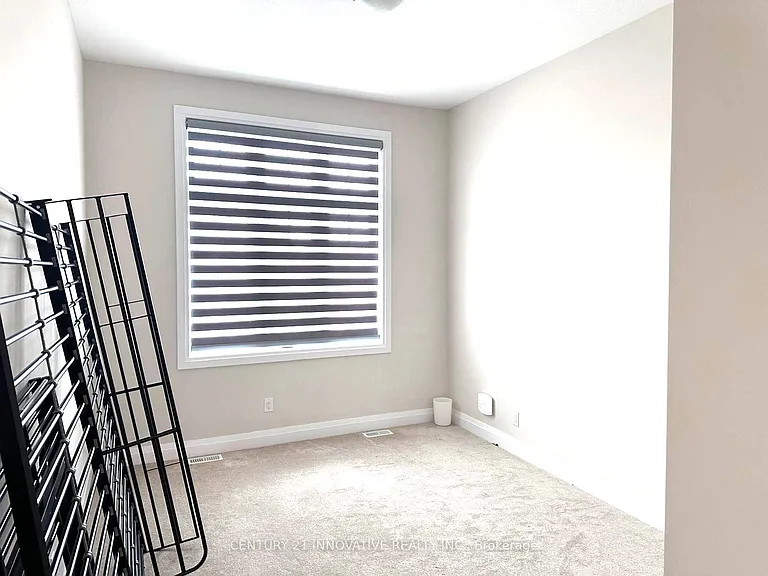 209 Sedgewood St N — Photo 8