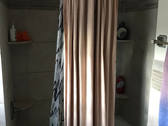 2nd floor full bath 