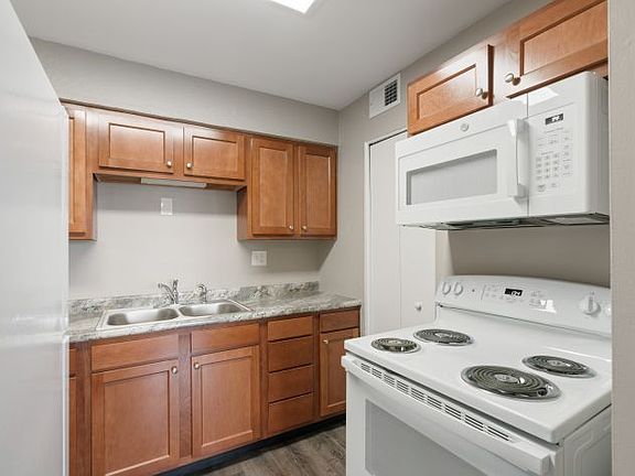 4th image of 1632 Greentree Blvd APT 709