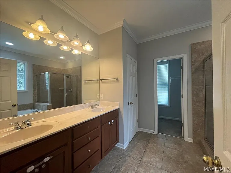 9515 Helmsley Cir — Photo 11