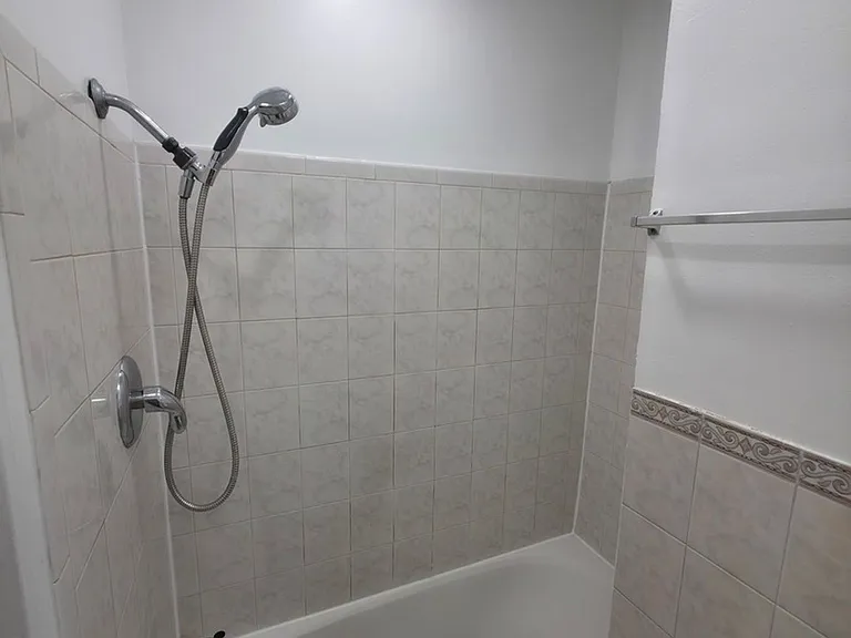 1748 N Keystone Ave — Photo 21