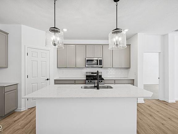 3rd image of 5526 Aspen Wood Ln