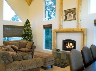 377 Starlight Cir, Big Bear Lake, CA 92315