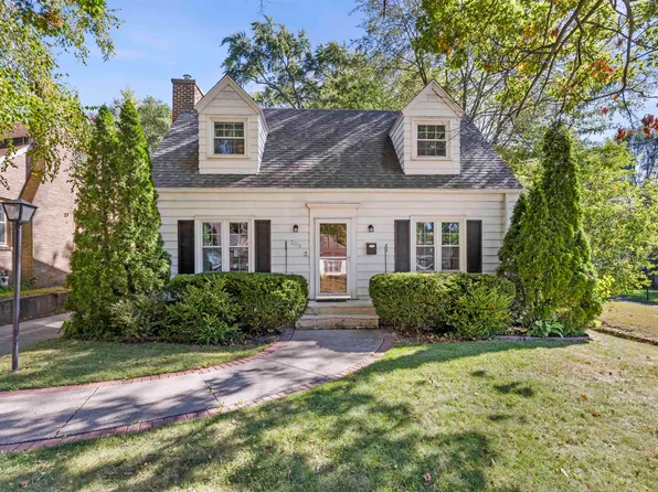 203 Vale Ave N, Rockford, IL 61107