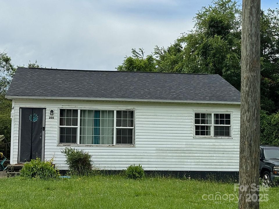 2nd image of 203 Brittain Dr