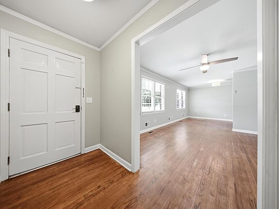 4th image of 20 Snowden St