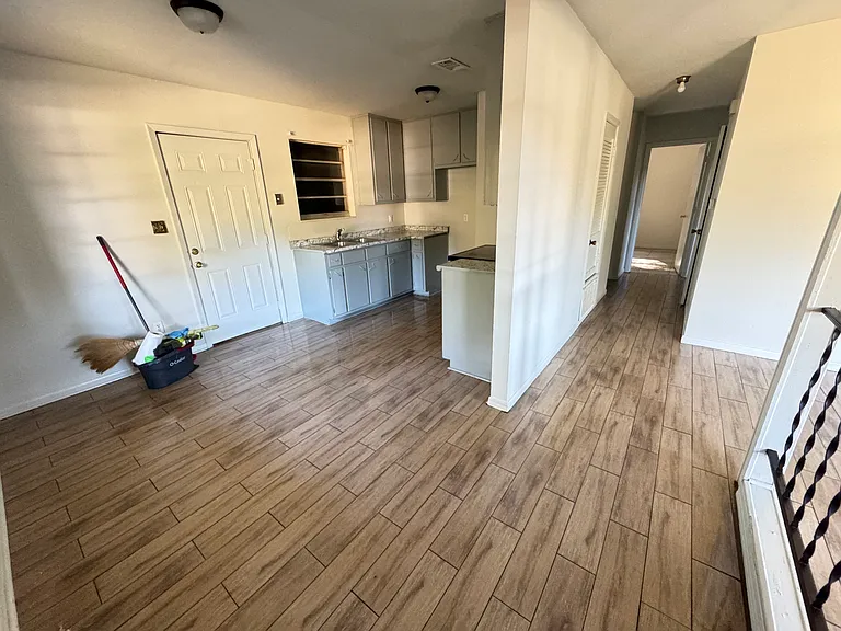 1307 Belair Rd — Photo 28