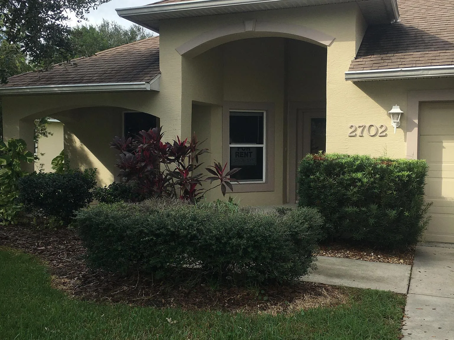 3 bed, 1976 sqft, $2,600 — Photo 1