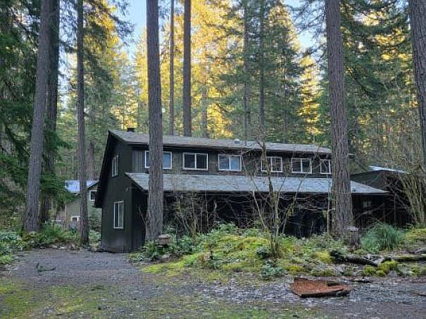 2nd image of 172 Midway Rd