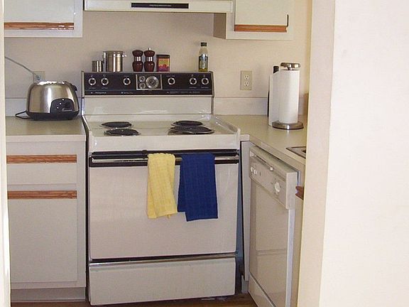 2nd image of 1236 The Pointe Dr
