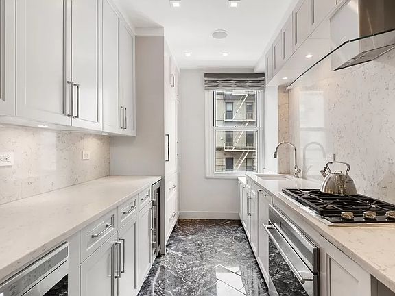 5th image of 129 E 82nd St #2B