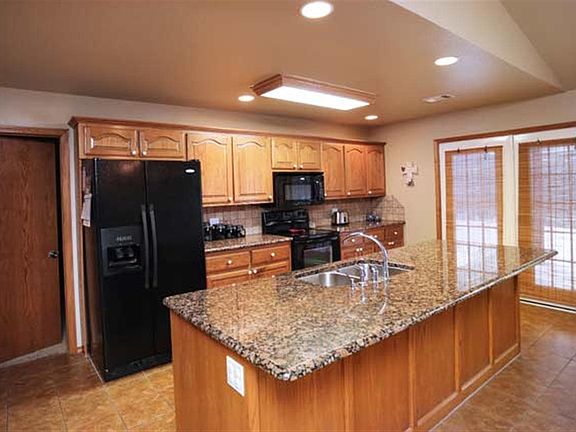4th image of 506 Oakland Ct