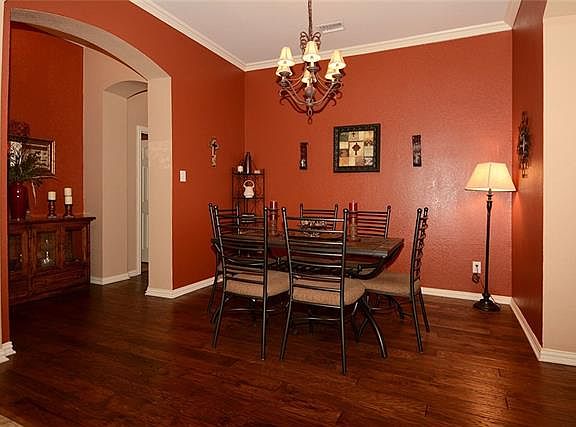 5th image of 2910 Pioneer Dr