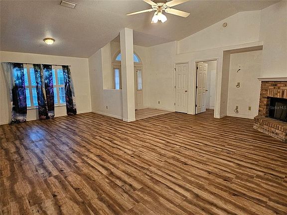 5th image of 5692 NE 62nd Court Rd