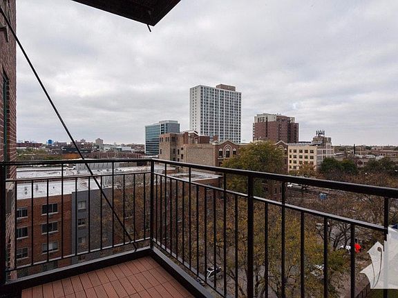 5th image of 3902 N Pine Grove Ave #802