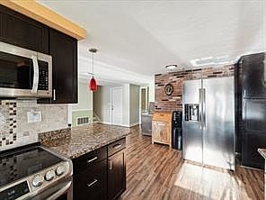 3rd image of 3625 Landale Dr