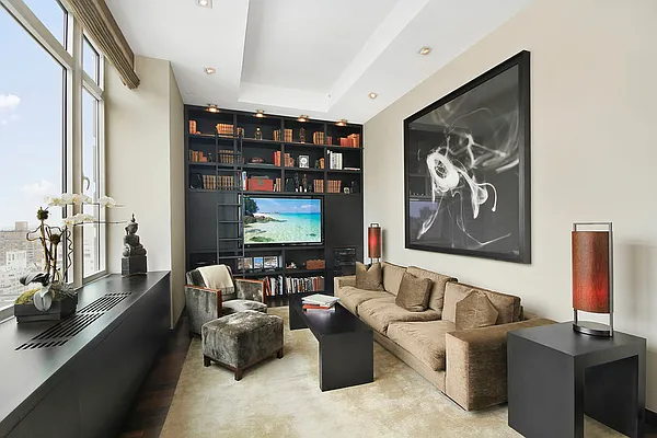 Sold by Corcoran | media 24