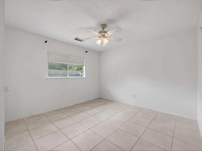 19635 Vernier Woods Ln — Photo 13