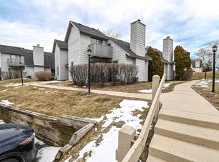 598 Dunham Rd, Gurnee, IL 60031