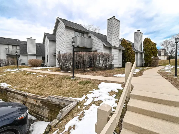 598 Dunham Rd, Gurnee, IL 60031