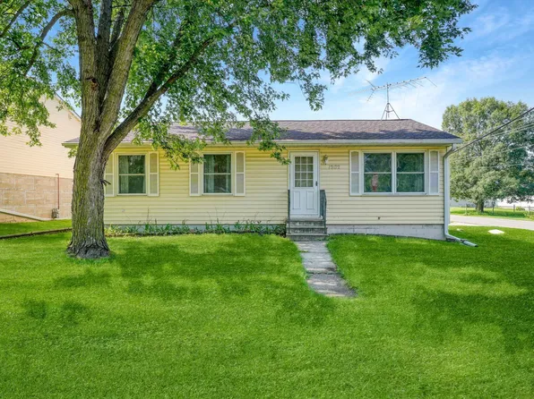 1202 Fulton St, Waterloo, IA 50707