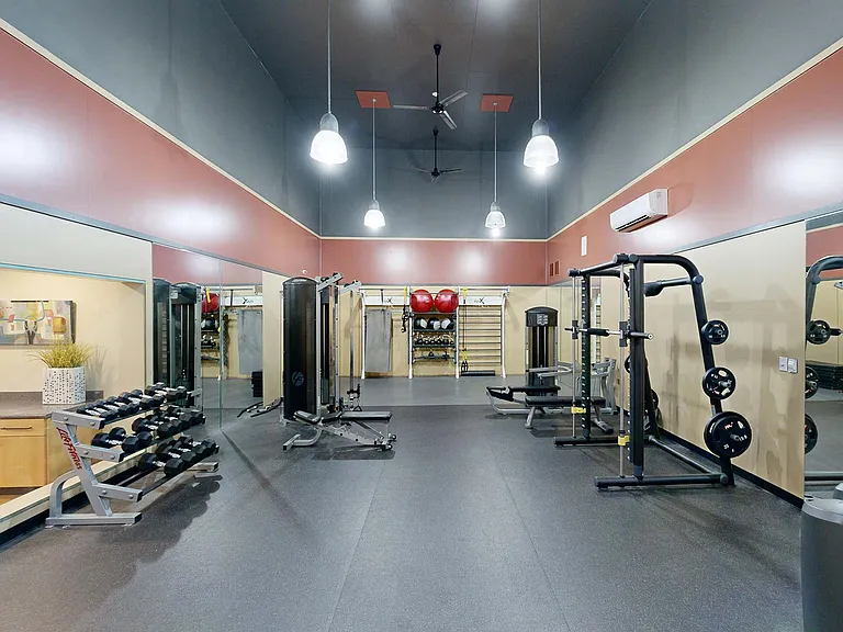 Crown Pointe — Photo 4