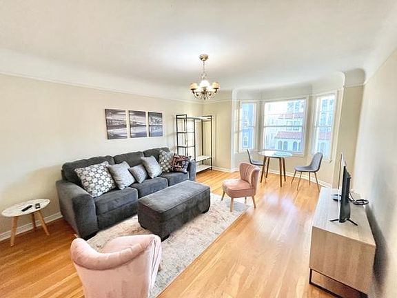 5th image of 2424 Francisco St APT 3