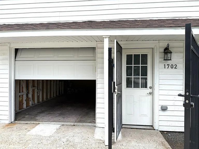 1702 Studewood St — Photo 1