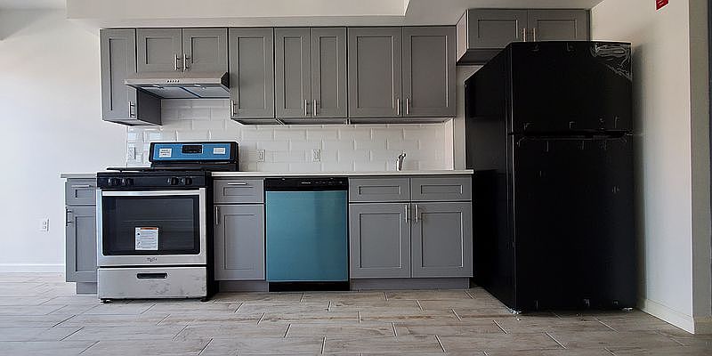 1st image of 25-28 Broadway #2CC