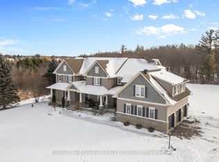 137 Goodman Dr, Ottawa, ON K2W 1C7