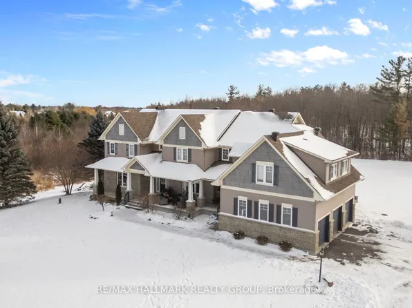 137 Goodman Dr, Ottawa, ON K2W 1C7