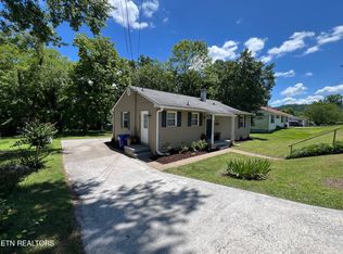 136 Athens Rd, Oak Ridge, TN 37830