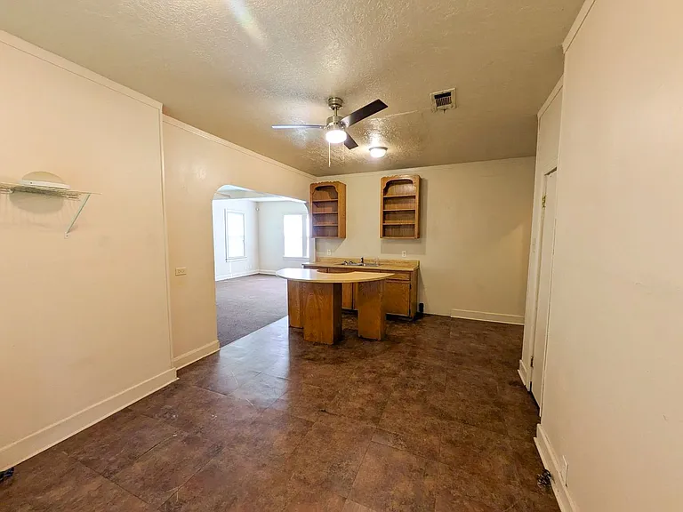 2021 Wignall Ave — Photo 5