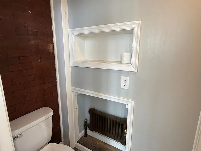 49 W Commerce St — Photo 10