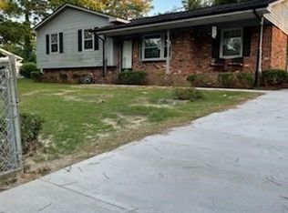 7300 Hyannis Dr, Fayetteville, NC 28304