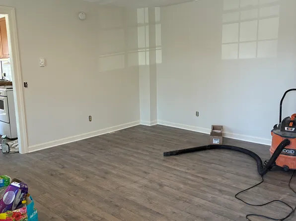 51 1/2 Hatfield St APT 2, Northampton, MA 01060