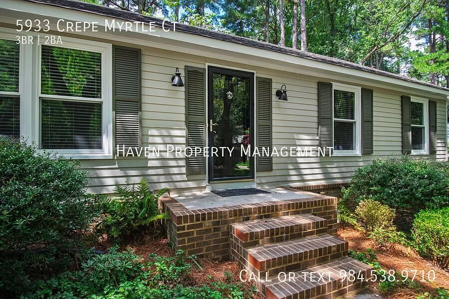 Thoughtfully Updated 3BR Ranch on Quiet Cul-de-Sac Near North Hills! — Photo 2