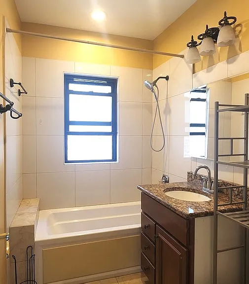 5614 W Melrose St #2 — Photo 12